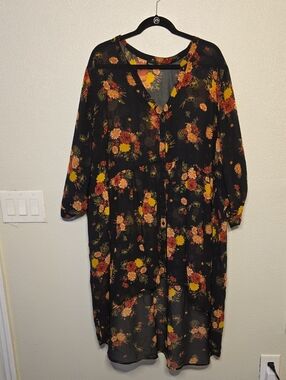 6X Torrid Black Floral High-Low Top